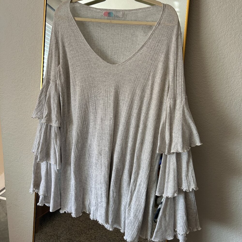 Free People Beach long sleeve tunic with ruffled bell sleeves grey | S
